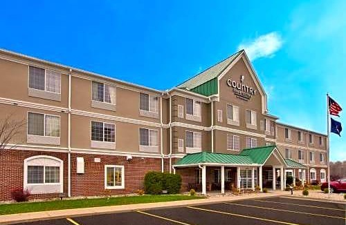 Big Rapids Hotel | Country Inn & Suites by Radisson, Big Rapids, MI