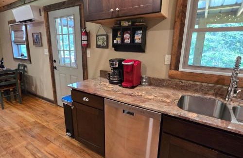 Dahlonega House | Couples Getaway Cabin with a Loft Bed - Firepit - Creek Access