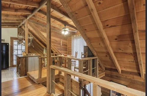 Foxfire Estates House | Couples Getaway cozy Cabin by trails in Blue Ridge