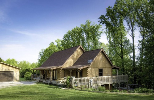 Helmsburg Apartment | Couples Getaway with Outdoor Hot Tub!