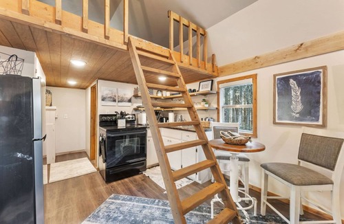 Parthenon Cabin | Couples Retreat, Elevated Hot tub w/View