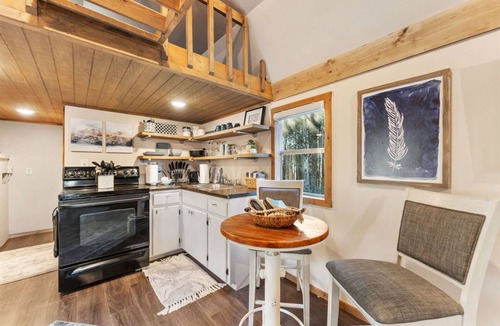 Parthenon Cabin | Couples Retreat, Elevated Hot tub w/View
