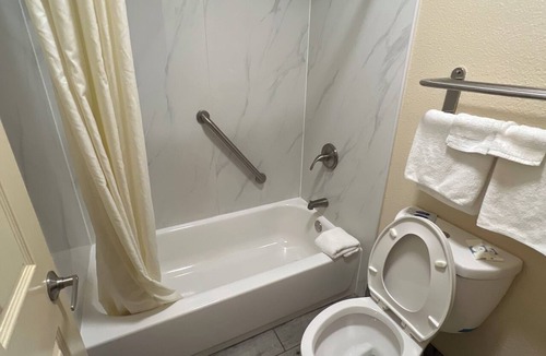 South Arlington Hotel | CourtesyStay