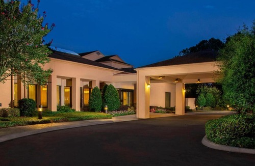 Highlands - Perkins Hotel | Courtyard by Marriott Baton Rouge Acadian Centre/LSU Area