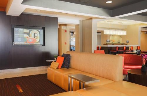 Flint Hotel | Courtyard by Marriott Flint Grand Blanc
