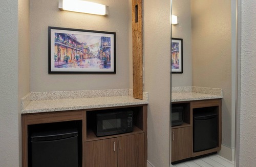 Arts/Warehouse District Hotel | Courtyard by Marriott New Orleans Warehouse Arts District