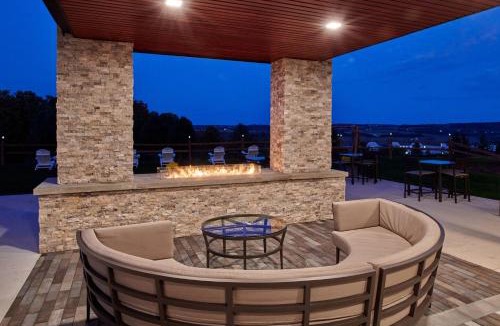 Petoskey Hotel | Courtyard by Marriott Petoskey at Victories Square