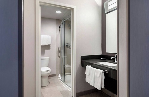 Moon Township Hotel | Courtyard by Marriott Pittsburgh Airport