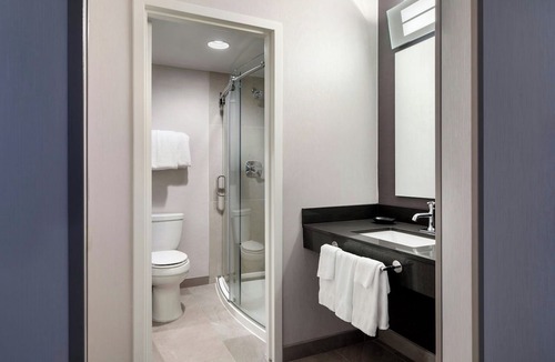 Moon Township Hotel | Courtyard by Marriott Pittsburgh Airport