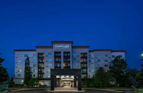 Thornhill Hotel | Courtyard by Marriott Toronto Markham