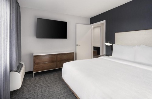 Mobile Hotel | Courtyard Mobile