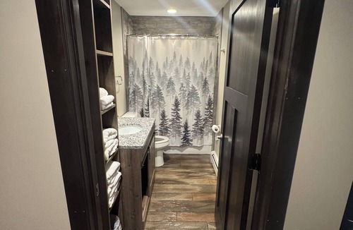 Duluth House | Cozy 1 bedroom garage loft just outside duluth