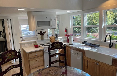 Washougal Cabin | Cozy 1-bedroom riverfront cabin on the upper Washougal River