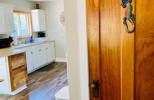 Three Lakes House | Cozy 1950s Cottage on Range Line Lake – Private Waterfront on Three Lakes Chain