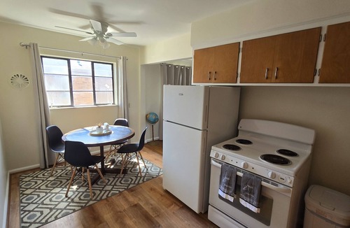 Toledo Apartment | Cozy 1Bed/1Bath unit, Pets OK, Close to ProMedica, UT.