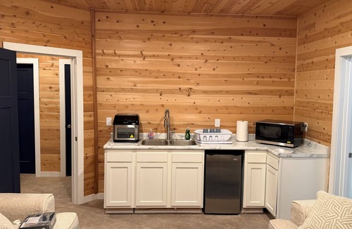 Babbitt Cabin | Cozy 2-bed Cedar Studio in Babbitt for Relaxing stay @ Whitetail Estates