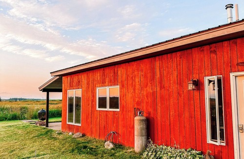Kincheloe Cabin | Cozy 2-bedroom cabin in charming Pickford with WiFi