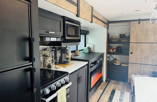 Beaverton House | Cozy 2-bedroom RV in welcoming Beaverton with AC, WiFi