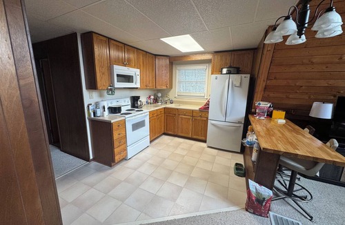 Nancy Cabin | Cozy 3 bedroom A frame-cabin in beautiful Nancy KY, overlooking Lake Cumberland!