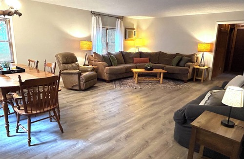 Phillips Cabin | Cozy 3-bedroom cabin in Phillips on Soo Lake w/WiFi, kayaks, fire pit & grill