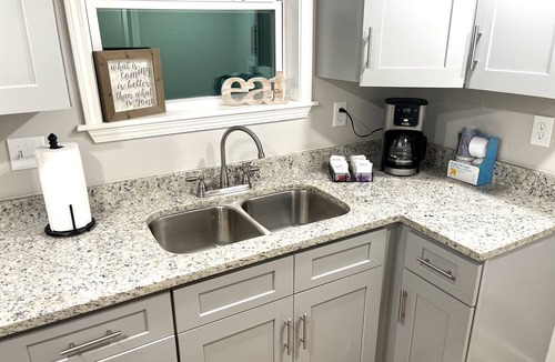 Kenner - Louis Armstrong International Airport House | Cozy 3 bedroom townhome/3 minute from the airport