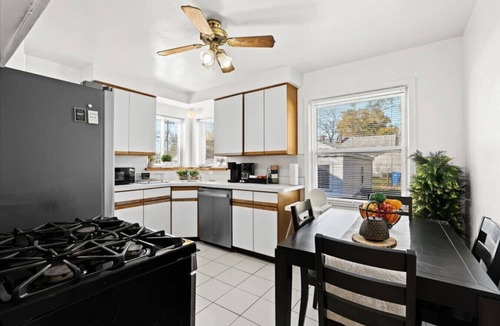 Dearborn Heights House | Cozy 4 Bedroom Outdoor furniture 2 Bathrooms