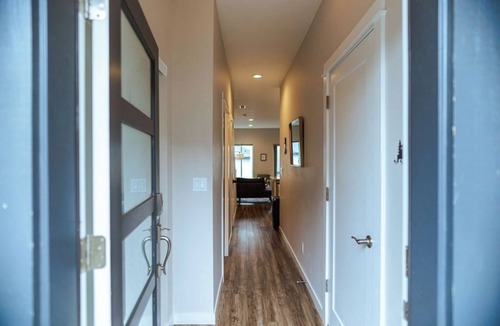 Salem House | Cozy and Bright Townhome with King Beds, Game Room, South Salem