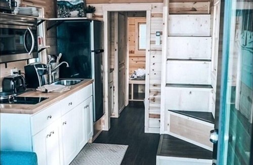 Mesa Cabin | Cozy and Rustic Tiny House Rental for Glamping in Colorado