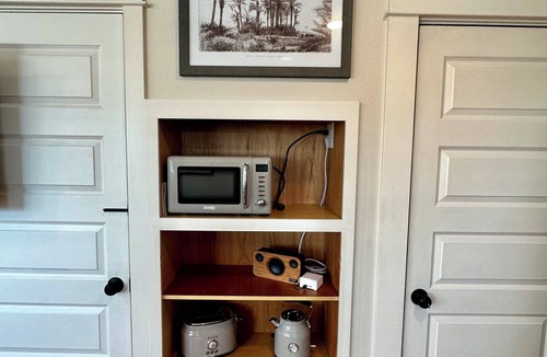 Larkspur Apartment | Cozy apartment in wonderful Bend with WiFi, AC