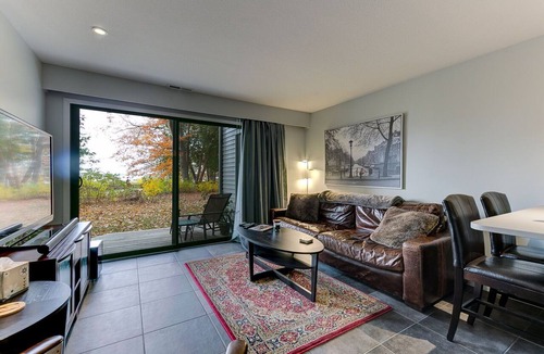 Acme Condo | 🏖️ Cozy Aviation ✈ Stylish Lake View Condo @ The Shores