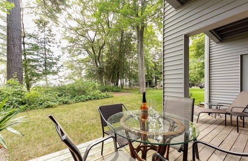 Acme Condo | 🏖️ Cozy Aviation ✈ Stylish Lake View Condo @ The Shores