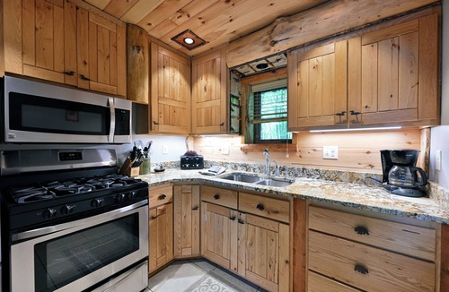 Cable Cabin | Cozy Birch Suite – Fireplace, Lake Access & Trail Nearby