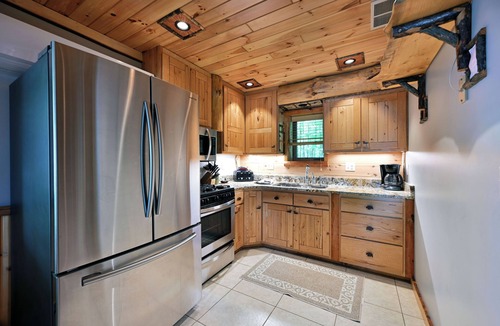 Cable Cabin | Cozy Birch Suite – Fireplace, Lake Access & Trail Nearby