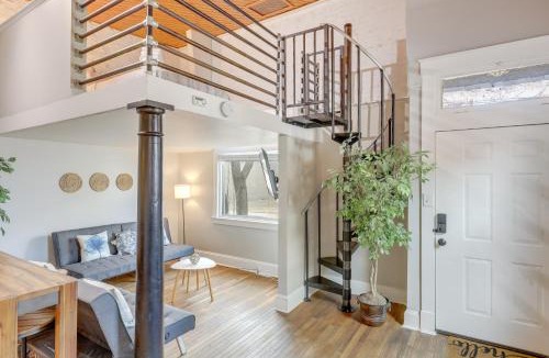 Clifton Heights House | Cozy Boho-Chic Loft ~ 2 Mi to Downtown Cincinnati