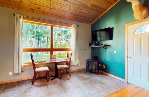 Mercer Cabin | Cozy Cabin located on the Turtle Flambeau Flowage, great for all seasons!