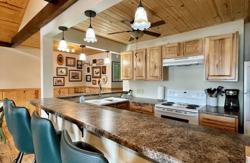Gwinn House | Cozy Cabin on Private Lake in Gwinn