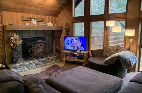 Paradise Estates Cabin | Cozy Cabin, Riverfront, Near Mt Rainier Sleeps 2-6
