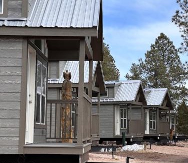 Williams Ski Chalet | Cozy Cabins With Mountain View 7A
