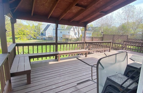 New London Apartment | Cozy Comfortable 1-Bedroom Stay in Beautiful New London/Couples & Solo Traveler