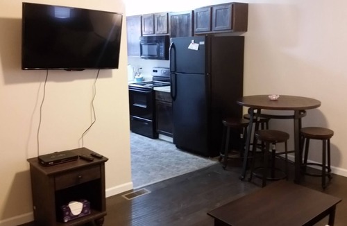 Holy Cross House | Cozy Comfortable 2 bedroom home