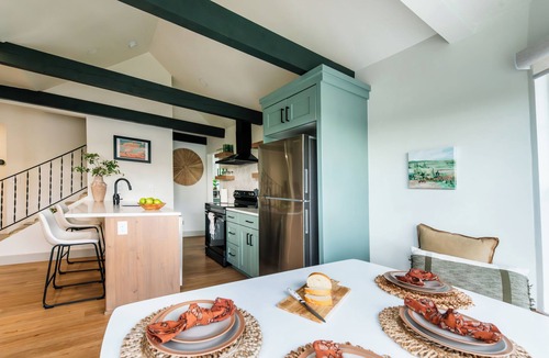 Orderville House | Cozy Cottage Between Zion and Bryce! Family Friendly, Firepit with Mountain View