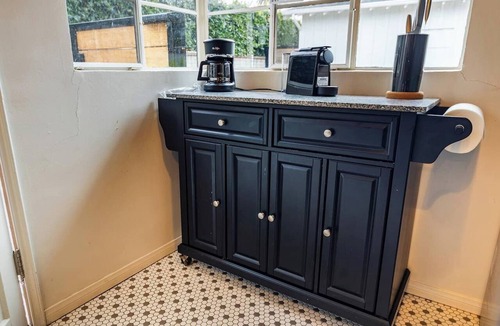 Mar Vista House | Cozy Cottage in Mar Vista - 2 Bedroom