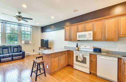 Sawyer Apartment | Cozy Couples’ Getaway < 2 Mi to Lake Michigan!