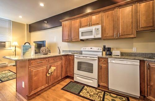 Sawyer Apartment | Cozy Couples’ Getaway < 2 Mi to Lake Michigan!