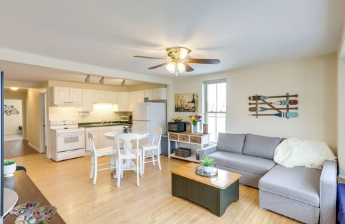 Delafield Apartment | Cozy Delafield Apartment - Walk to Lake!