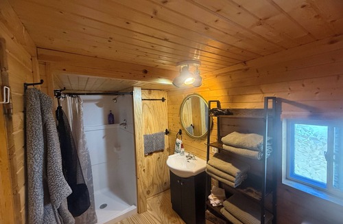 Crivitz Cabin | Cozy Getaway by Crooked Lake. Steps to the boat launch