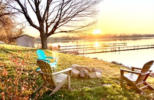 Maple Lake Cabin | Cozy Getaway + Firepit + Lake + Relaxing Anytime + Peaceful Nights + Perfect