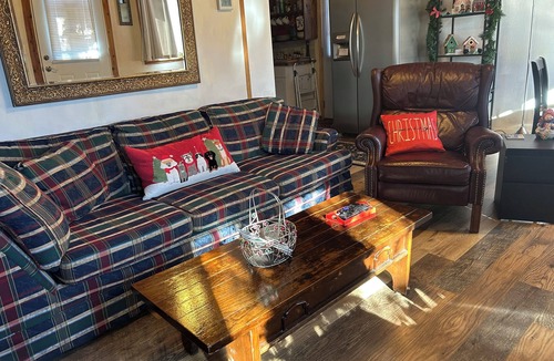 Jasper Cabin | Cozy Guest House cabin on 15 acre farm-stay Sanctuary