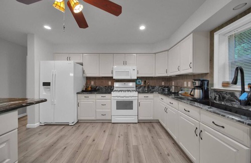 Port Hope House | Cozy Home w Neighborhood Beach! Near Harbor&Beach