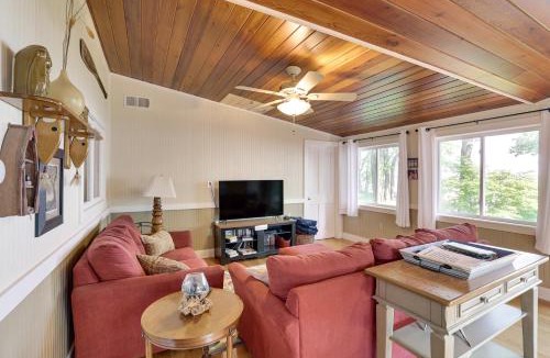 North Hero House | Cozy Lake Champlain Cottage w/Private Beach!